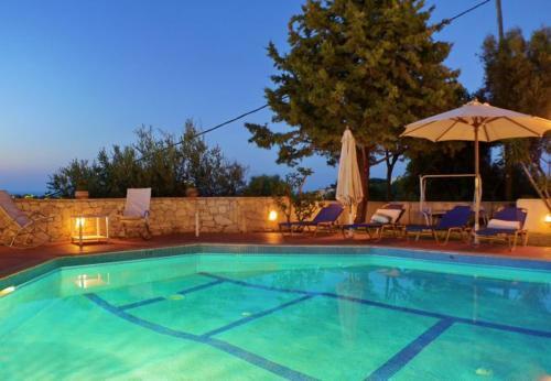 Ano Stalos Villa Sleeps 7 With Pool And Air Con