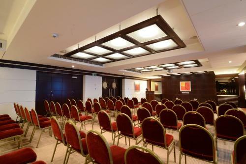 Hotel Raouche Arjaan By Rotana