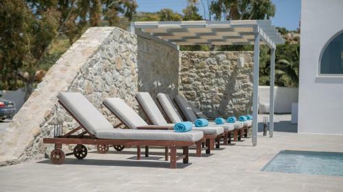 Naxos Infinity Villa And Suites