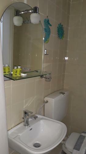 Hostal Christos Rooms