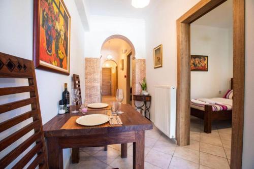Remarkable Jasmine Apartment In Panormo