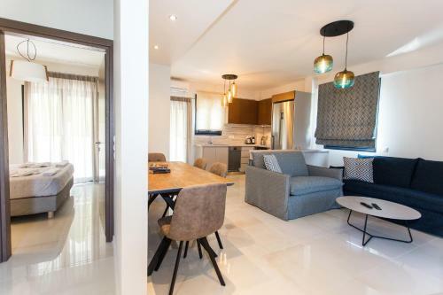 Moonline Maisonettes & Apartments