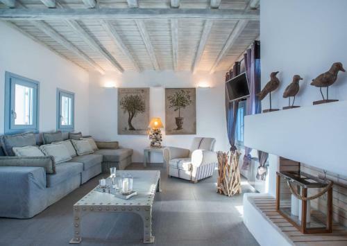 Luxury Paros Villa Superior Villa Private Pool Stunning Interior 7 Bdr Tserdakia
