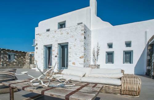 Luxury Paros Villa Superior Villa Private Pool Stunning Interior 7 Bdr Tserdakia