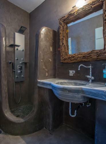 Luxury Paros Villa Superior Villa Private Pool Stunning Interior 7 Bdr Tserdakia