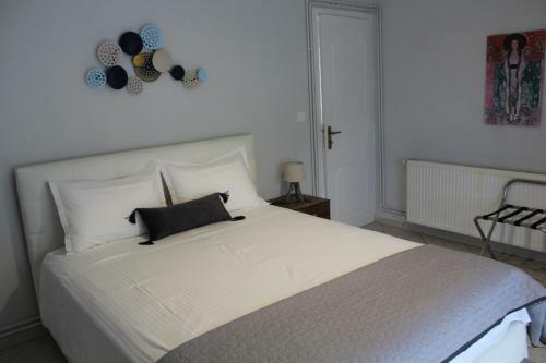 Paxos Rock Apartments