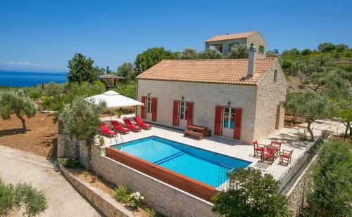 Perachori Villa Sleeps 4 Pool Air Con Wifi