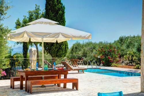 Perachori Villa Sleeps 4 Pool Air Con Wifi T604840