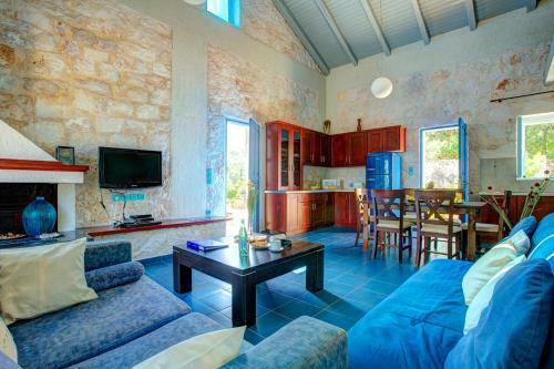 Perachori Villa Sleeps 4 Pool Air Con Wifi T604840