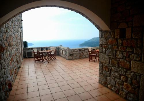 Hostal Focalion Castle Luxury Suites