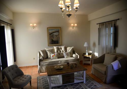 Hostal Focalion Castle Luxury Suites
