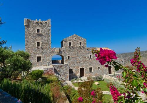 Hostal Focalion Castle Luxury Suites