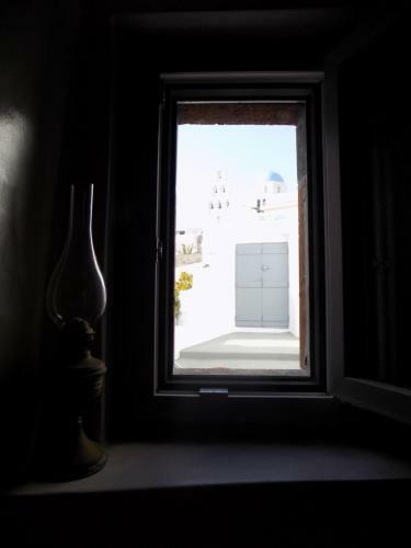 Imarkellis Santorini