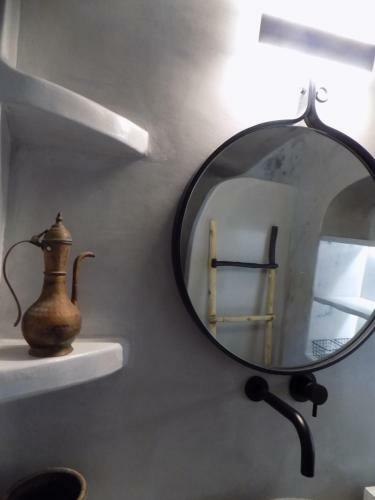 Imarkellis Santorini