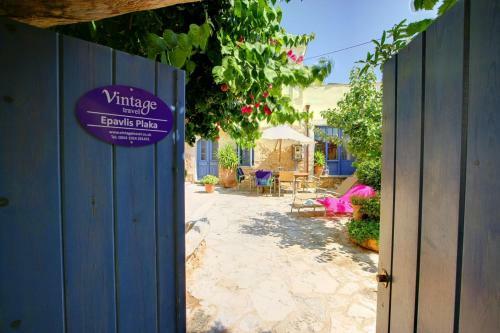 Plaka Villa Sleeps 6 Pool Air Con Wifi