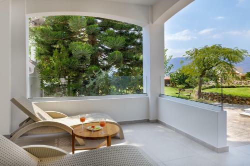 Chania- Sunny House-car Included