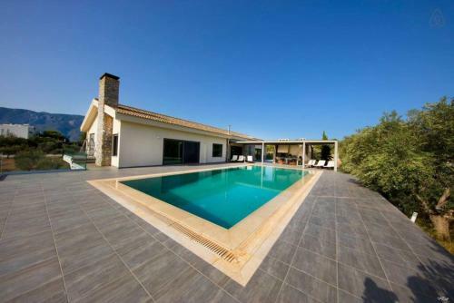 Loutraki � Tramonto Di Olive - Gorgeous Pool Villa
