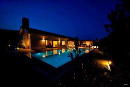 Loutraki � Tramonto Di Olive - Gorgeous Pool Villa