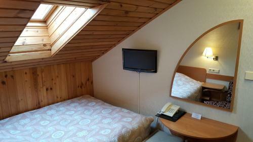Home Hotel