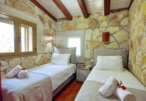 Samonas Villa Sleeps 4 With Pool And Air Con