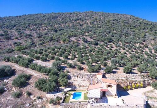 Samonas Villa Sleeps 4 With Pool And Air Con