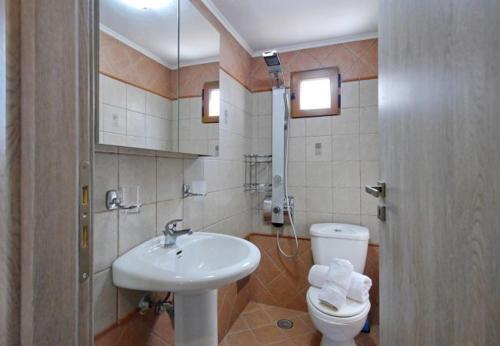 Samonas Villa Sleeps 4 With Pool And Air Con