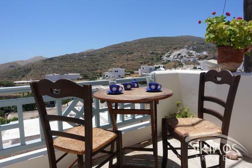Traditional Apartment In Kastro