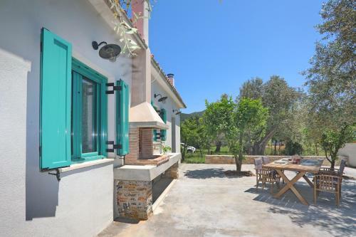 Kechriotis Estate Kampos