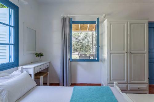 Hostal Limnonari Studio