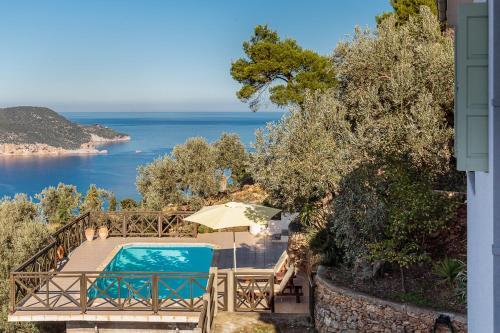 Skopelos Villa Sleeps 2 With Pool And Air Con