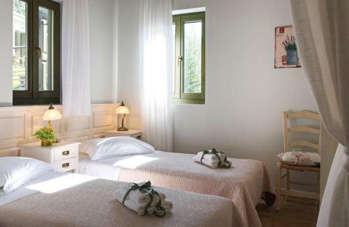 Spanochori Villa Sleeps 4 With Pool And Air Con
