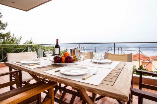 Villa Secluded Residence With Fireplace Close To Beach