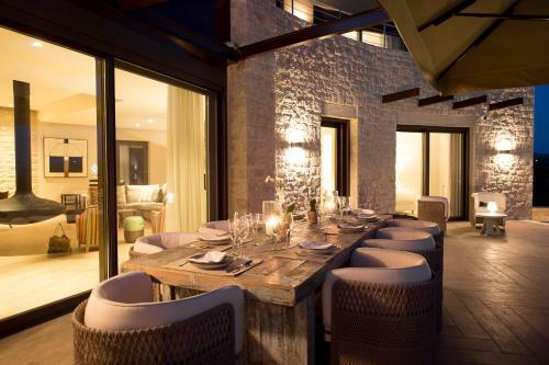 Very Private Golf And Seaview Villa
