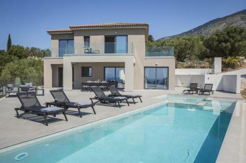 Vlachata Villa Sleeps 6 Pool Wifi