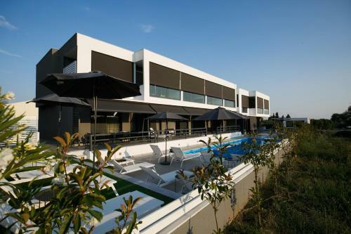 Isalos Hotel