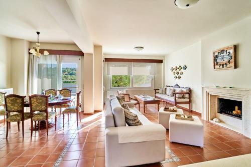 Villa Charma - Wonderful Villa With Private Pool And Garden