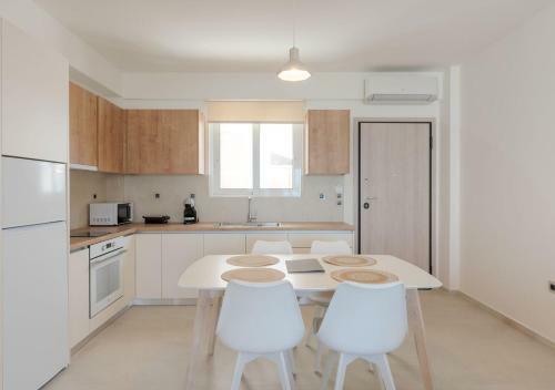 Hostal Costa Vasia Suites And Apartments
