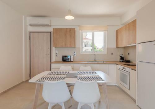 Hostal Costa Vasia Suites And Apartments