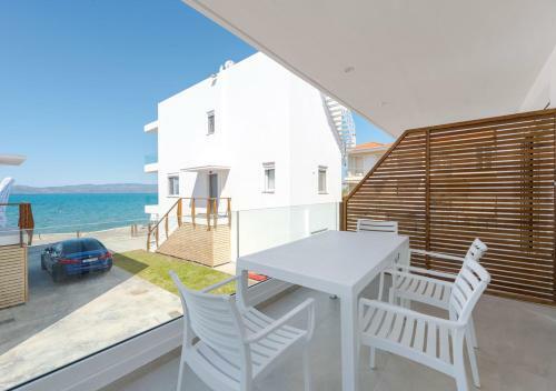 Hostal Costa Vasia Suites And Apartments