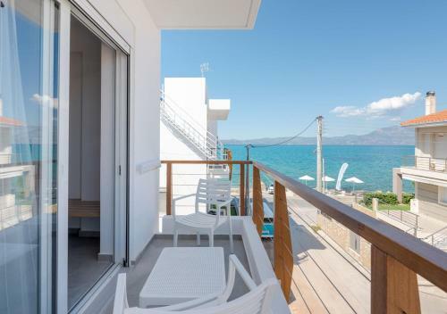 Hostal Costa Vasia Suites And Apartments