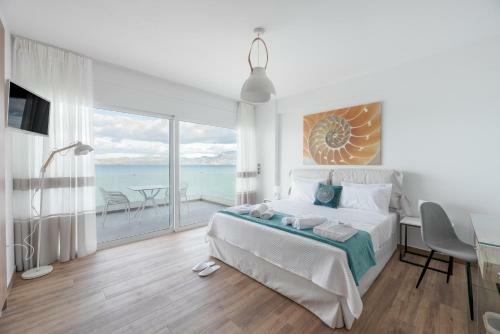 Hostal Costa Vasia Suites And Apartments