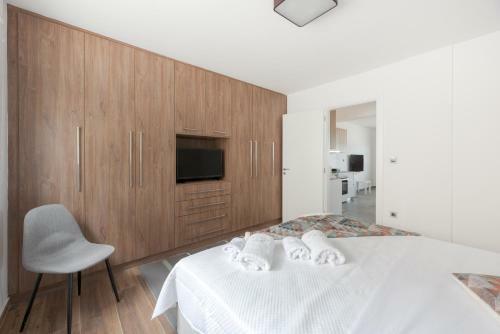 Hostal Costa Vasia Suites And Apartments