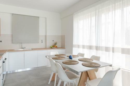 Hostal Costa Vasia Suites And Apartments