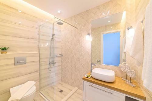 Villa Solaris Heated Pool & Jacuzzi