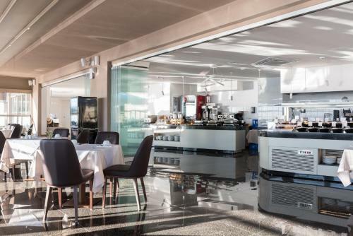 Epos Luxury Beach Hotel / Adults Only 16+
