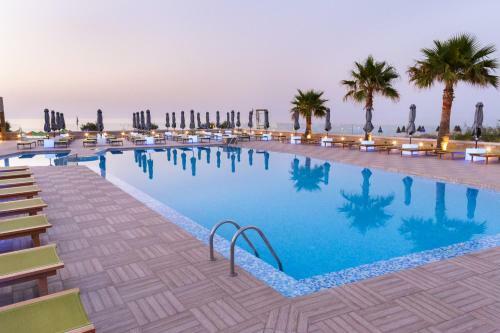 Hotel Enorme Eanthia Beach