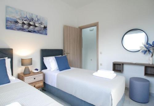 Zacharias Villa Sleeps 7 With Pool And Air Con