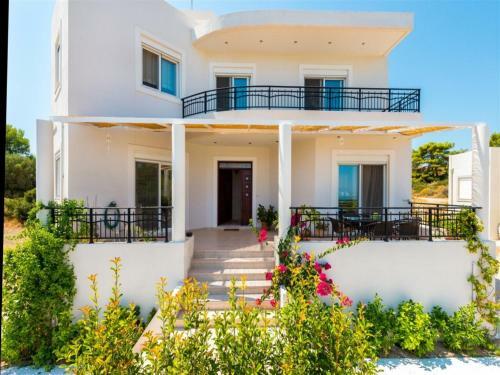 Dipasquale Villa Near Anthony Quinn