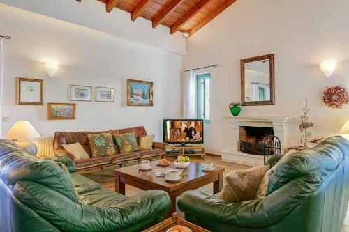 Kouloura Villa Sleeps 11 Pool Air Con Wifi