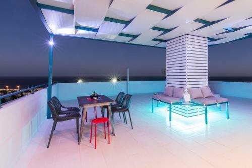 Apartamento Groovy & Cozy Apt With Private Seaview Rooftop Terrace